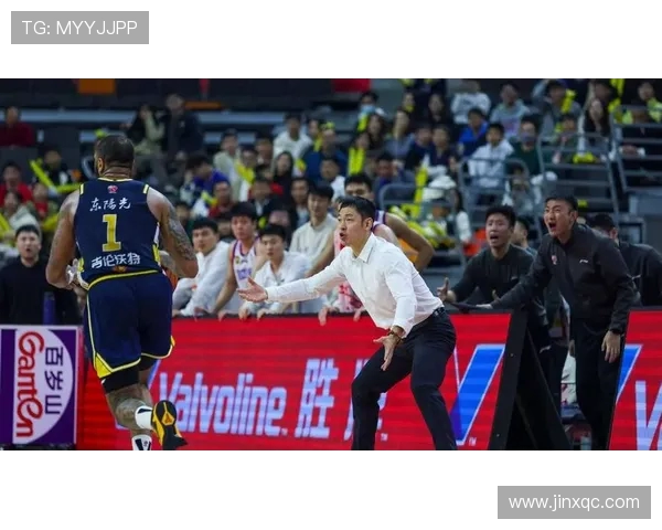 北京篮球队战术变革引发热议球迷与专家共同探讨新打法的前景与挑战