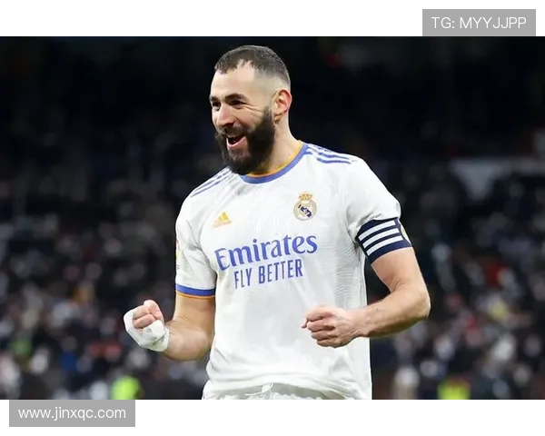 本泽马：从足球天才到全球偶像的传奇旅程与成就解析