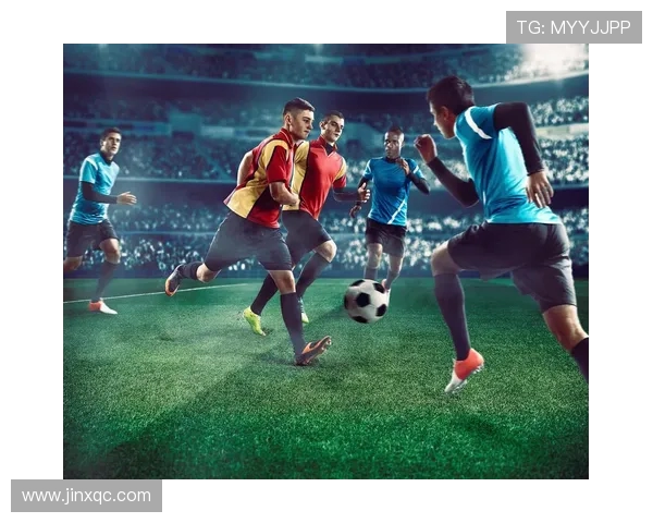 球迷疯狂冲入赛场抢夺C罗球衣引发热议的奇葩事件