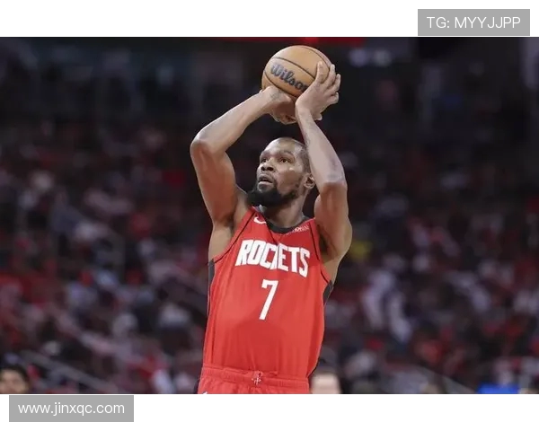 篮网与火箭在NBA夏季联赛中激战正酣年轻球员展现无限潜力与激情