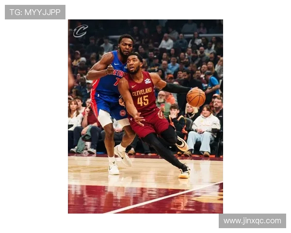 骑士与活塞激战正酣赛季精彩对决引发球迷热议