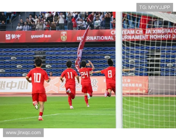 上海足球队个人能力排名创新高引发热议球迷期待新赛季表现 上海足球队个人能力排名创新高引发热议球迷期待新赛季表现