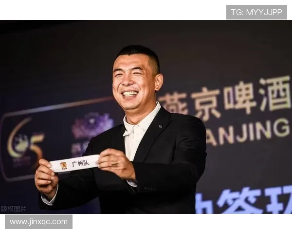 成都足球队耐力表现引发热议球迷与专家各抒己见探讨争议背后原因